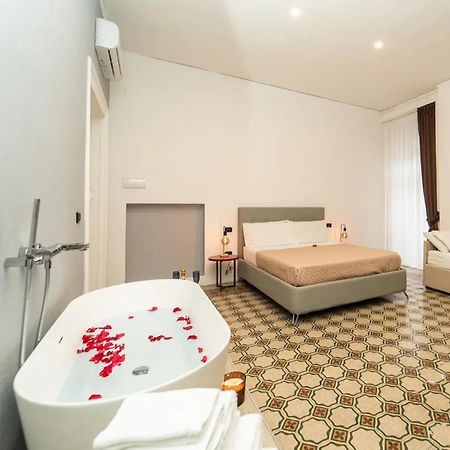 La Piazza Suite Nápoly Kültér fotó