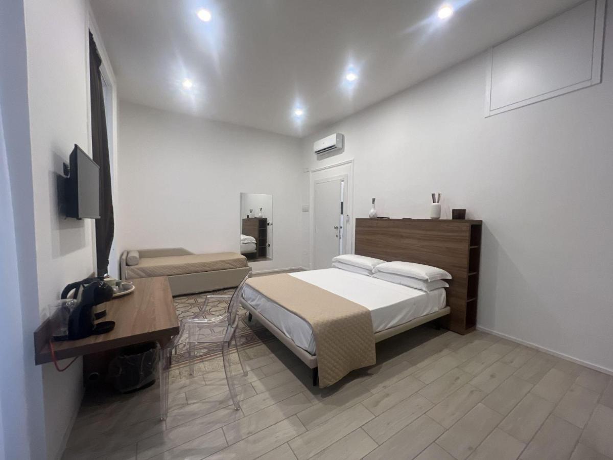 La Piazza Suite Nápoly Kültér fotó