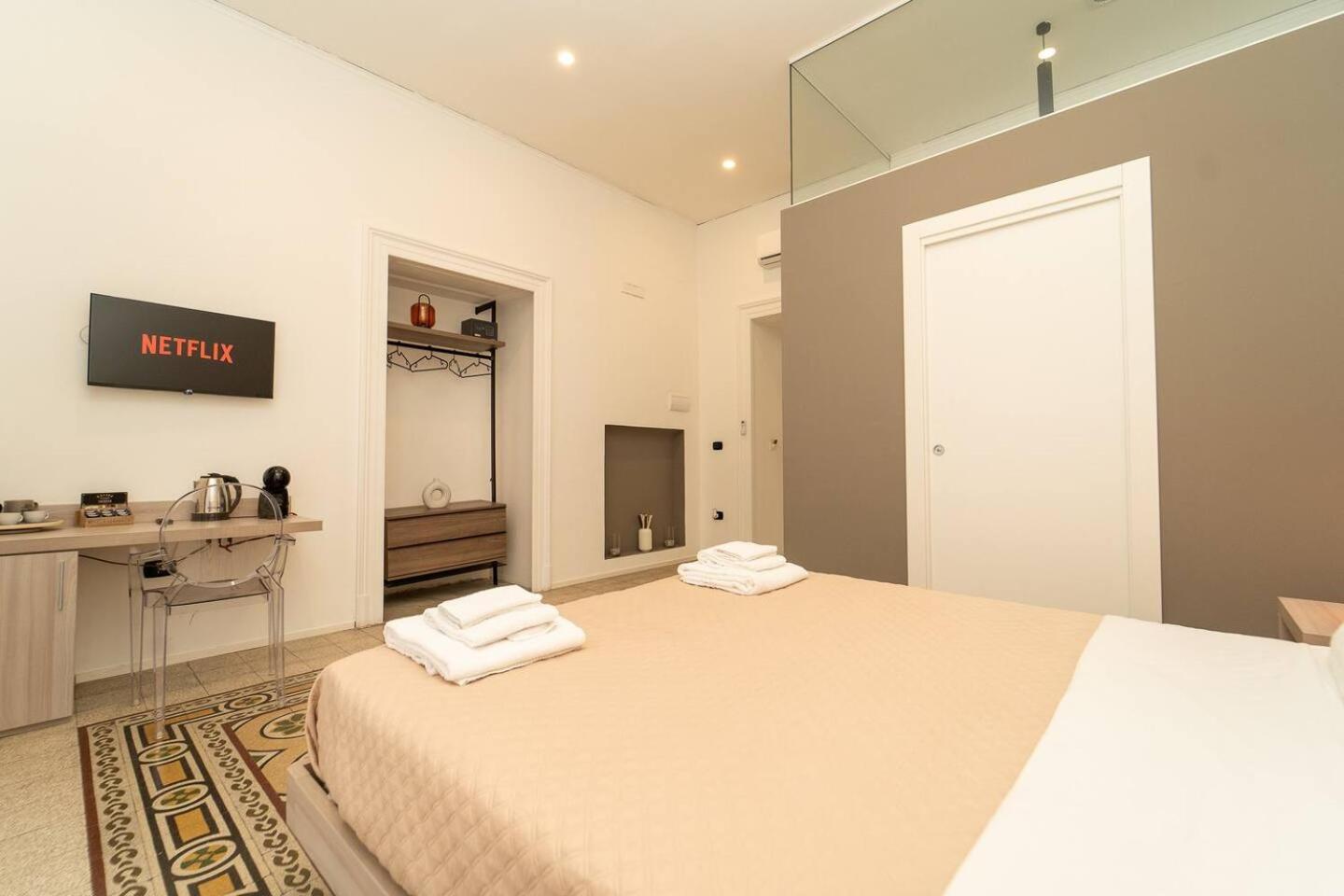La Piazza Suite Nápoly Kültér fotó